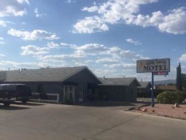 Little Daisy Motel