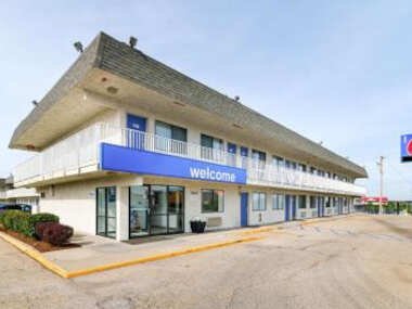 Motel 6-Topeka, KS – Northwest