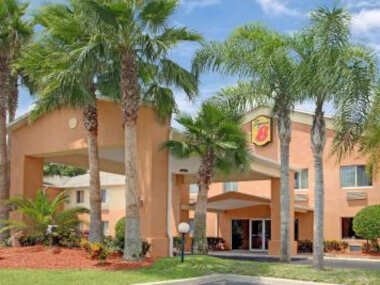 Super 8 by Wyndham Daytona Beach