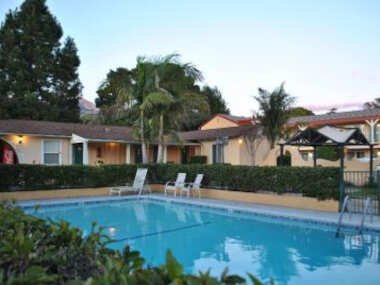 Oasis Inn and Suites
