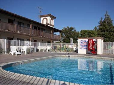 EZ 8 Motel Newark