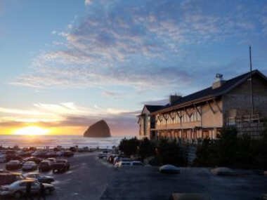 Headlands Coastal Lodge & Spa