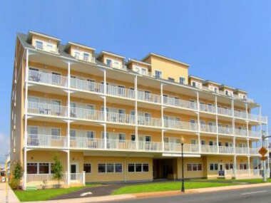Gateway Hotel & Suites, Ascend Hotel Collection