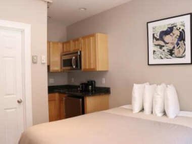 Stylish Downtown Studio in the South End, C. Ave #1