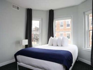 Stylish Studio on Newbury Street, #10