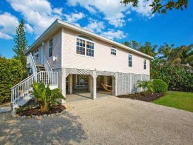 Stunning Newly Designed and Renovated Home seconds to the Gulf Of Mexico