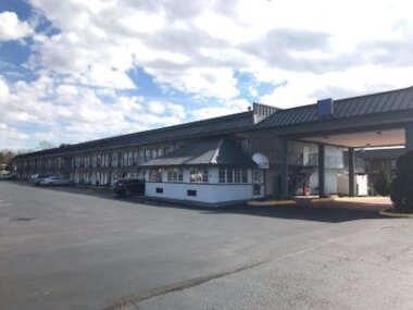 Days Inn by Wyndham Knoxville North