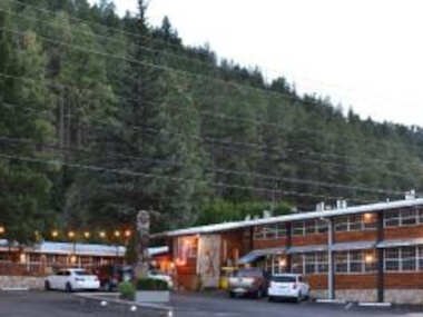 Sitzmark Chalet Inn