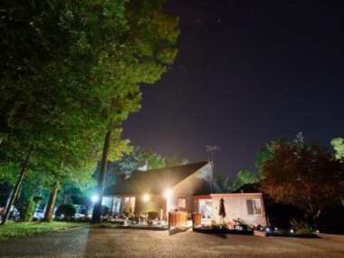 Williamsburg Camping Resort 28 ft. Park Model 11