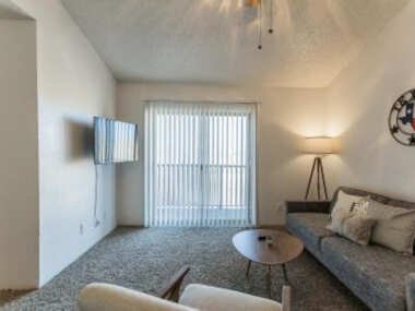 Newly Renovated Midland Flat + Pool