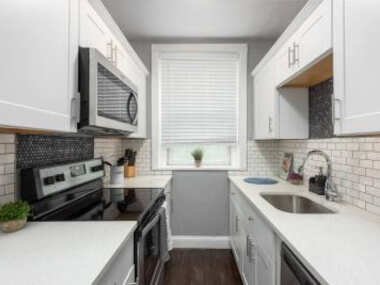 Trendy 1BR in Garden District