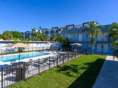 Florida Vacays Start Here! Luxury, Location & Pool