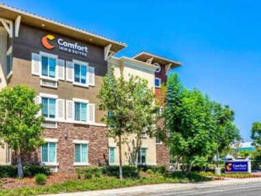 Comfort Inn & Suites Near Ontario Airport