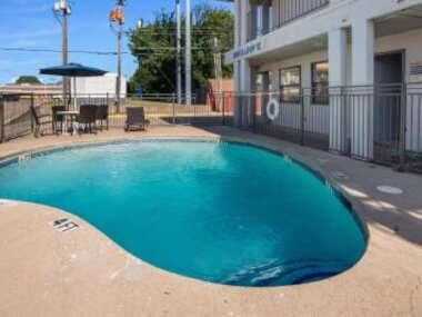 Motel 6 Irving – Loop 12