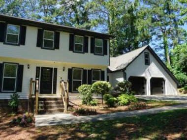 Beautiful & large newly renovated 5 bedroom house.