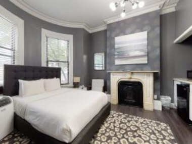 5-1 Pet Friendly! Private Room in Downtown Boston!
