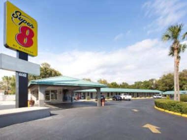 Super 8 by Wyndham Pensacola NAS Area