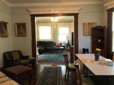 5 Star Victorian Mansion-Downtown No Locals