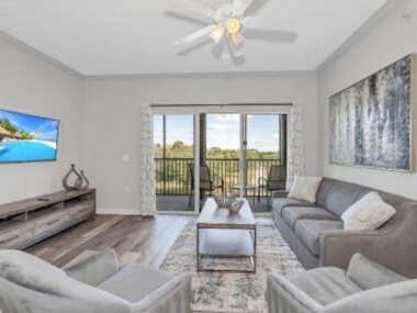 Stunning 3BR Near Disney – Pool and Hot Tub!
