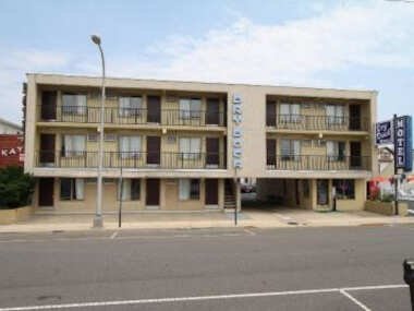 Dry Dock Motel