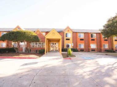 Regency Inn & Suites DFW
