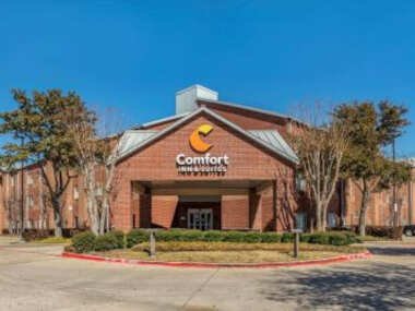 Comfort Inn & Suites North Dallas-Addison