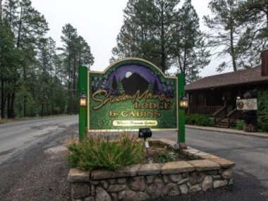 Shadow Mountain Lodge and Cabins