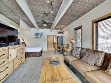 Timberline Condominium Studio Deluxe Unit 218