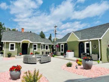 EO Bungalows, Black Hills