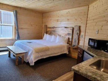 Alpine Lodge