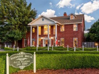 Woodrow House Bed & Breakfast