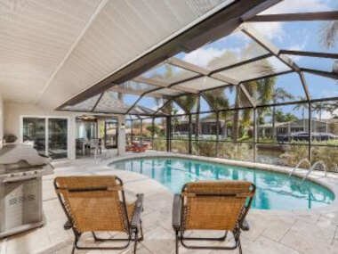 Farmhouse paradise with large heated pool & Kayak Villa Grill N Chill Roelens Vacations