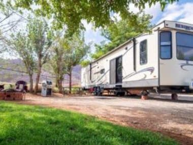 Outdoor Glamping Destination Residence RV OK40