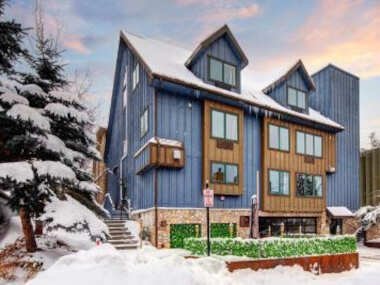 Massive 10 Bed 10 Bath Luxury Mountain Home in Old Town