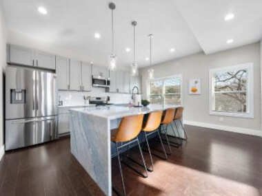 Family Friendly New Luxury Home Centrally located