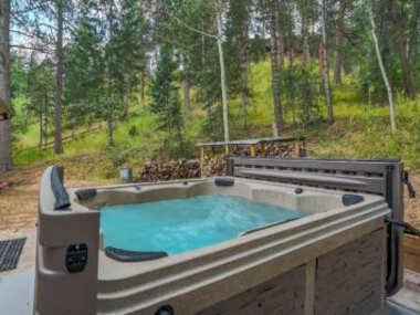 4BR Family Mountain Cabin HOT TUB Hiking