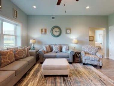 IR45 Bottom Floor Condo, 3 Bedrooms 2 Bath, View of Shared Pool, Boardwalk