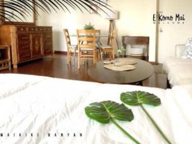 A Block away to Waikiki Beach/Pool/Free Parking