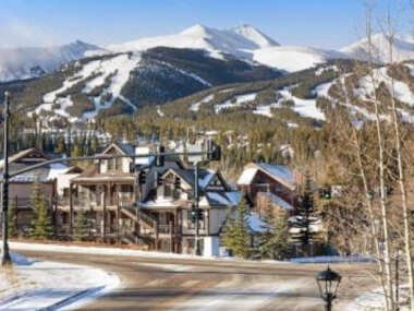 3 Bedroom Townhome in Downtown Breckenridge, off Main Street with Pool, and Hot Tubs