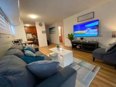 Cozy 2beds,2baths, free parking at Waikiki Beach