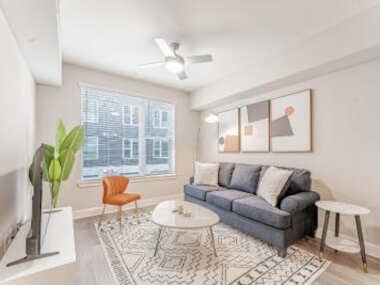 Vivant – Upscale Modern Apts – Free Parking, Fast WiFi, Gym