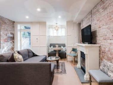 Steps to Capitol 2BR Historic Townhouse Apartment