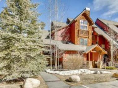 Lakeside Village 3 Bedroom Townhome at The Seasons in Keystone