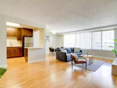 Amazing 2 Bedroom Condo At Arlington With Gym