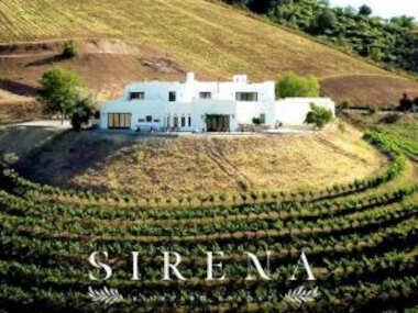 Sirena Vineyard Resort
