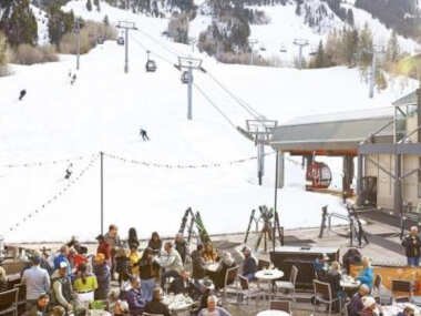 Expansive 2 Bedroom Downtown Aspen Condo, Walk to Gondola for Skiing, Steps to Dining, Shopping and Entertainment