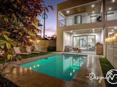 Modern beauty with Private Heated POOL- UNIT B
