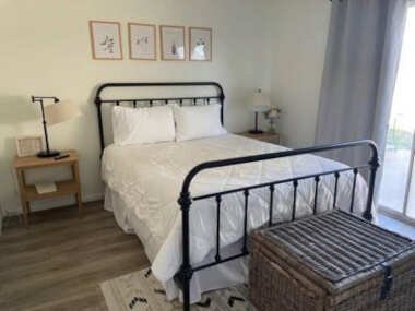 Tranquil home. Centrally located. 30 Day min