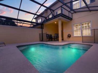 4 Bedrooms – 3 Bathrooms – Paradise Palms 8955 CP