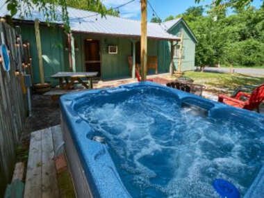 Steps from Downtown Pigeon Forge Parkway + Private Hottub and firepit – Wifi – Firefly Bungalows